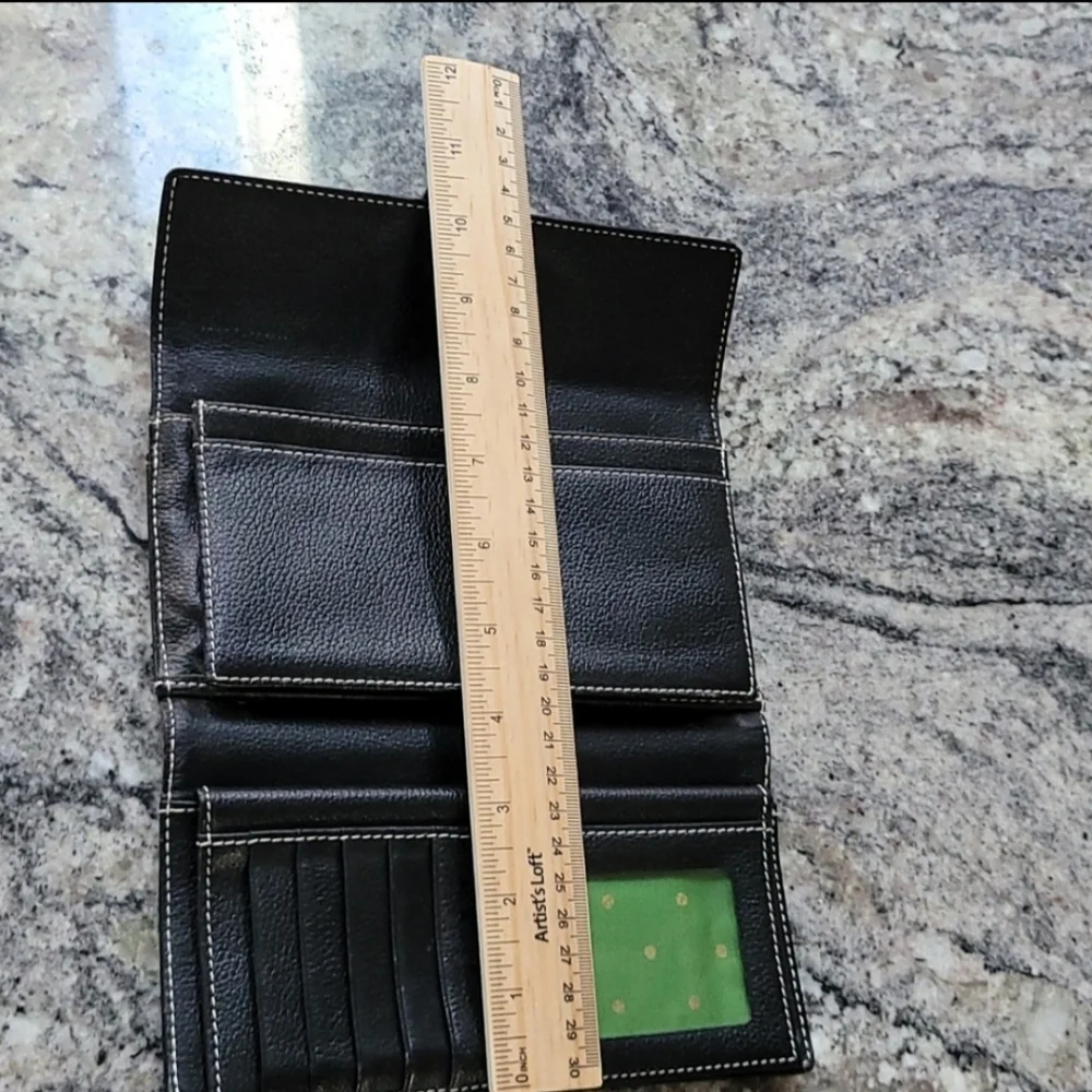 KATE SPADE * black leather wallet
